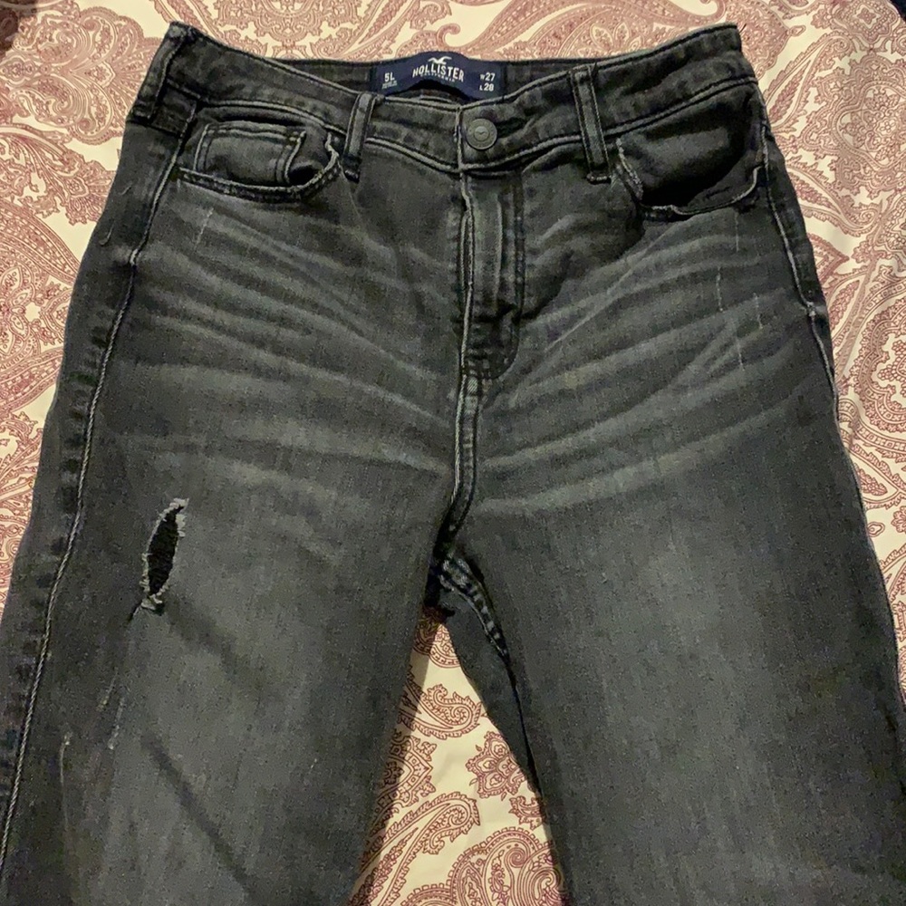 Black Hollister skinny jeans.